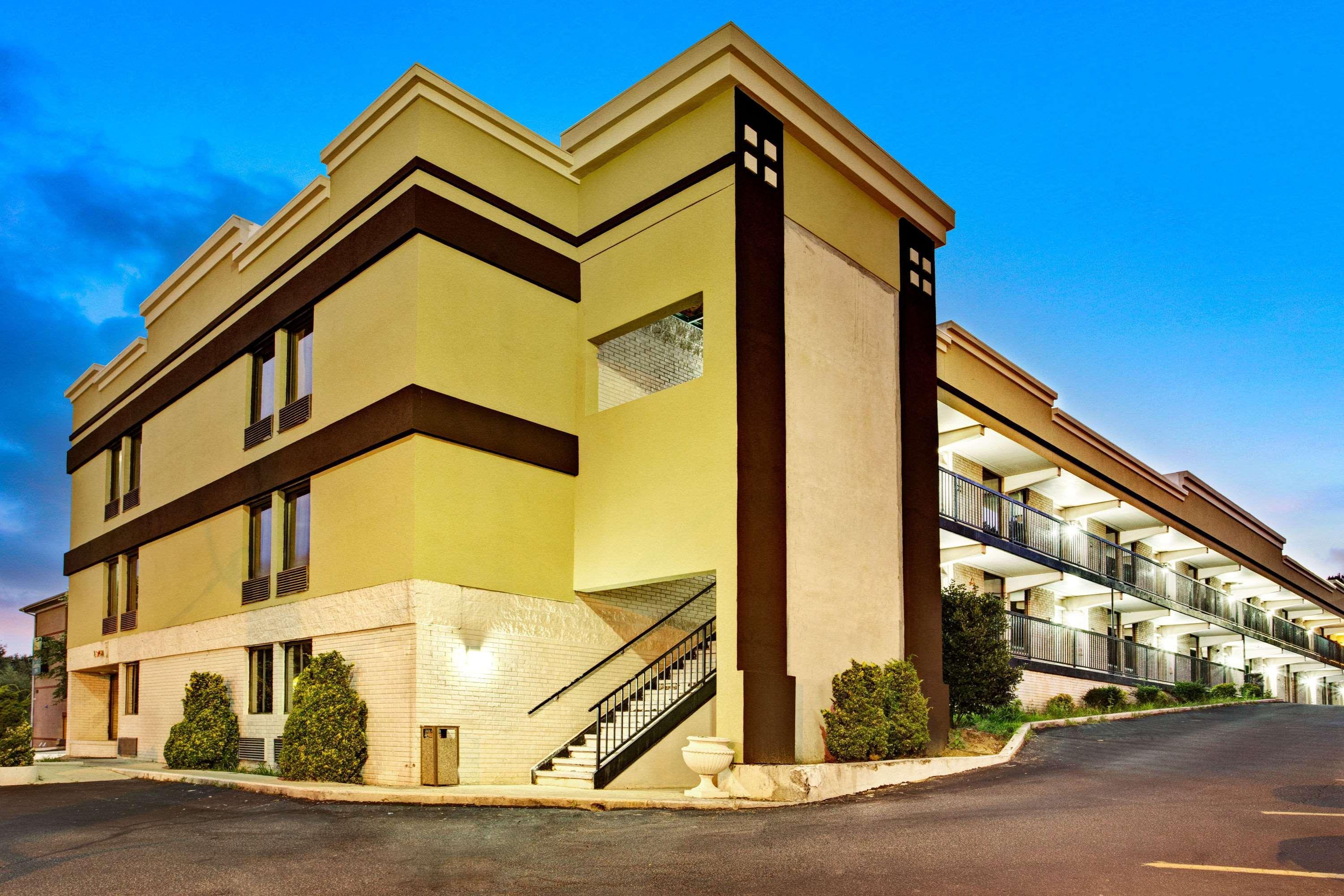 Super 8 Downtown Raleigh Exterior foto
